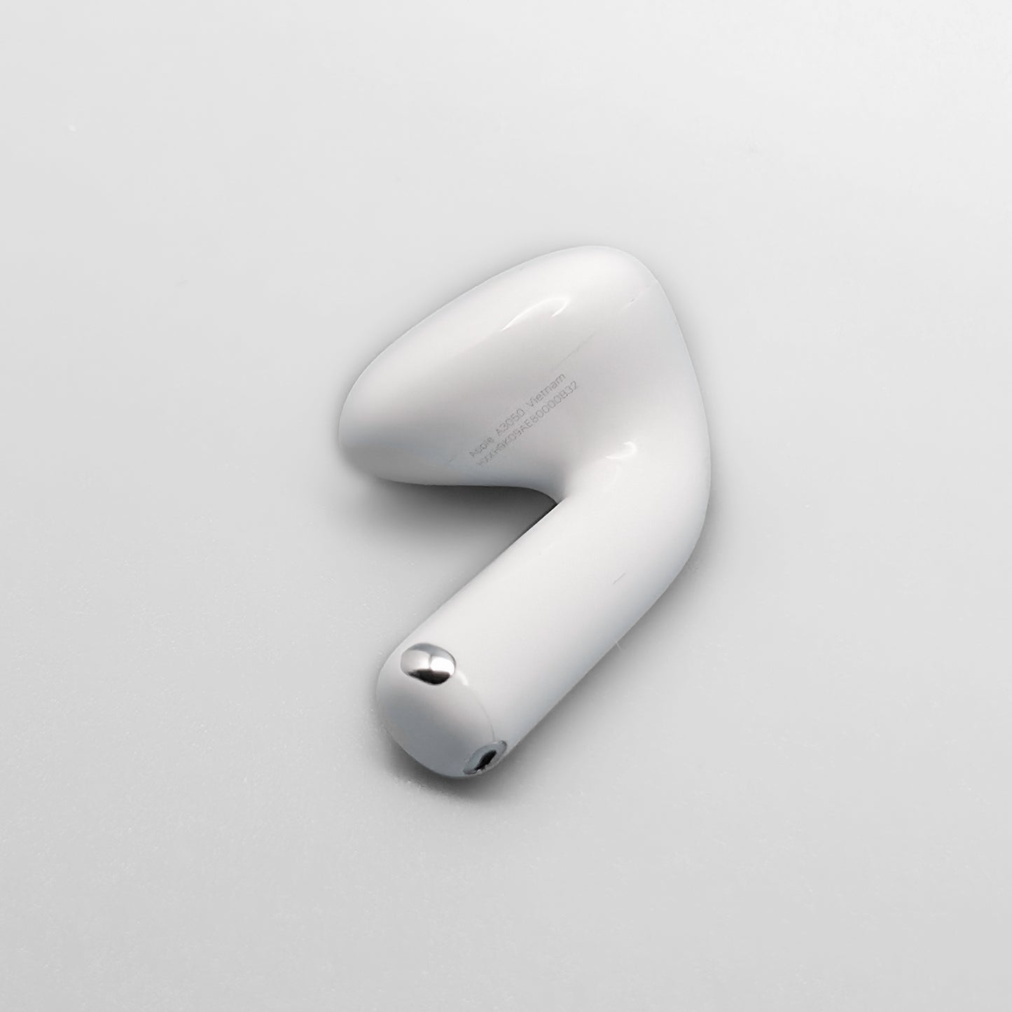 Right Replacement AirPod - 4th Generation