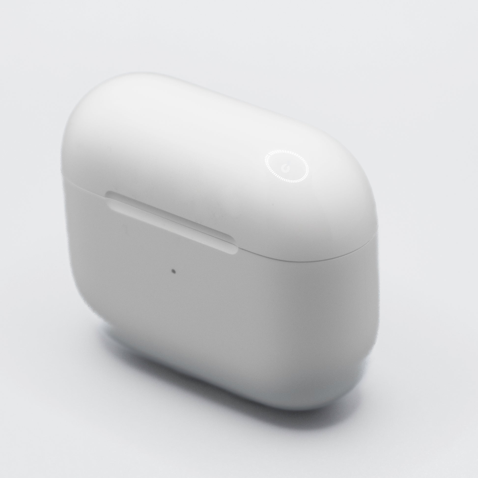 Apple AirPods 3 Charging Case side view