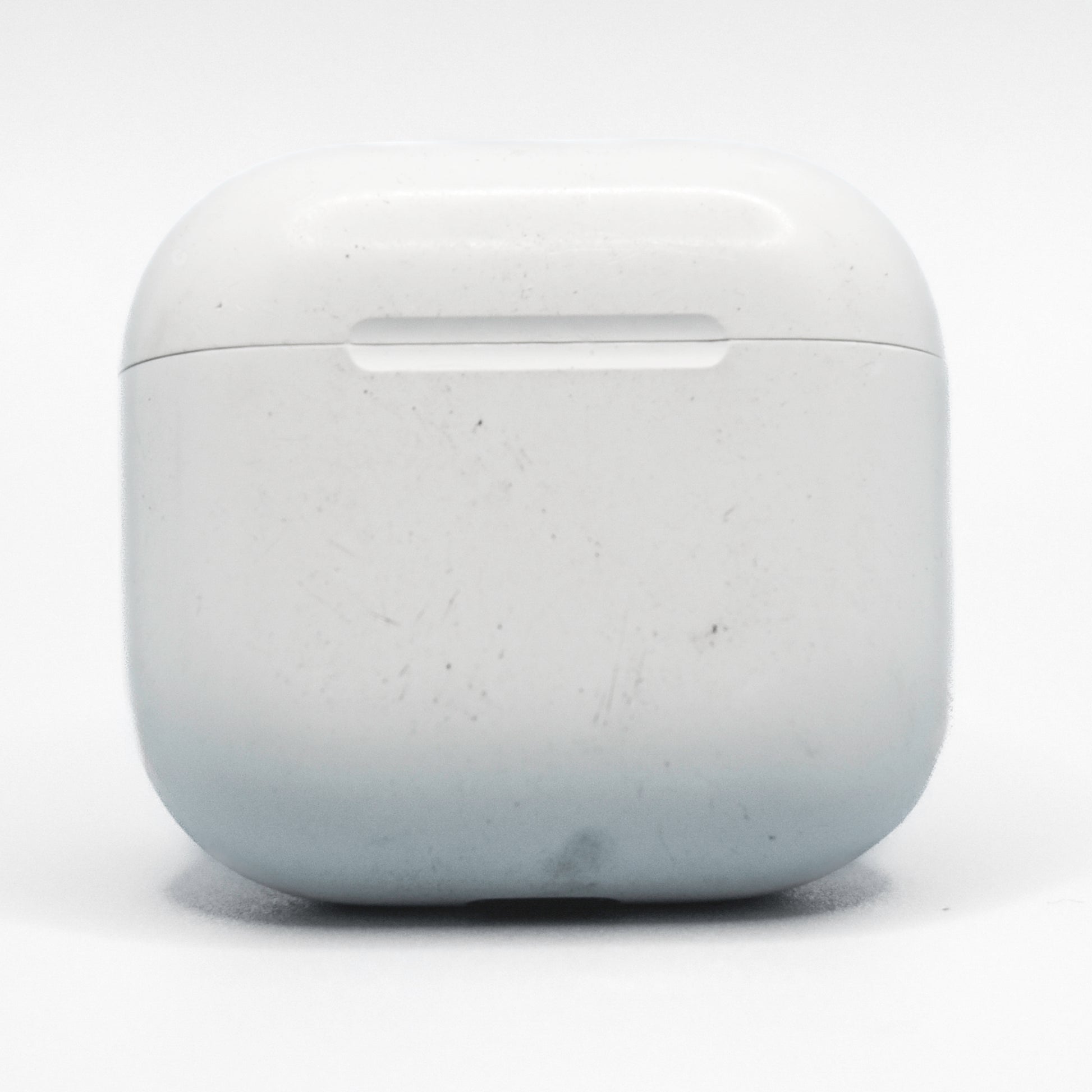 Apple AirPods 4 Case Well Loved