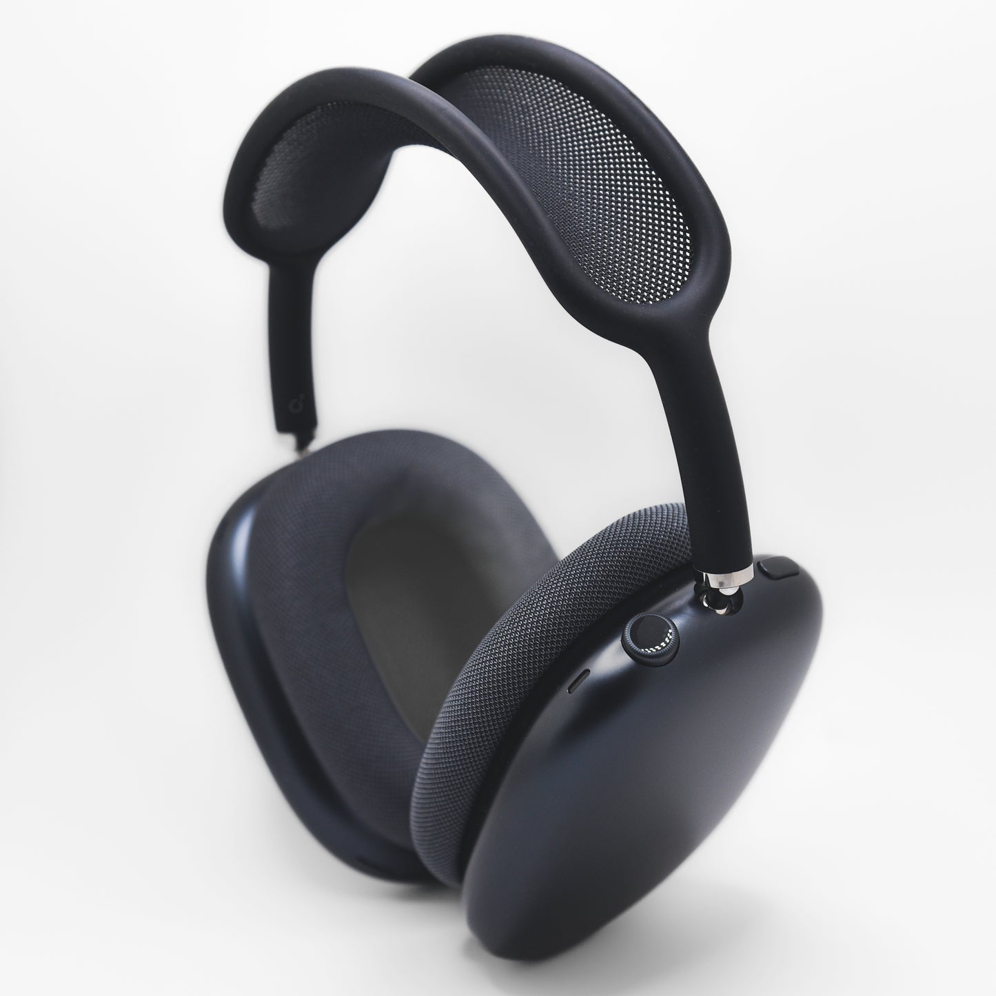 Apple AirPods Max in Midnight