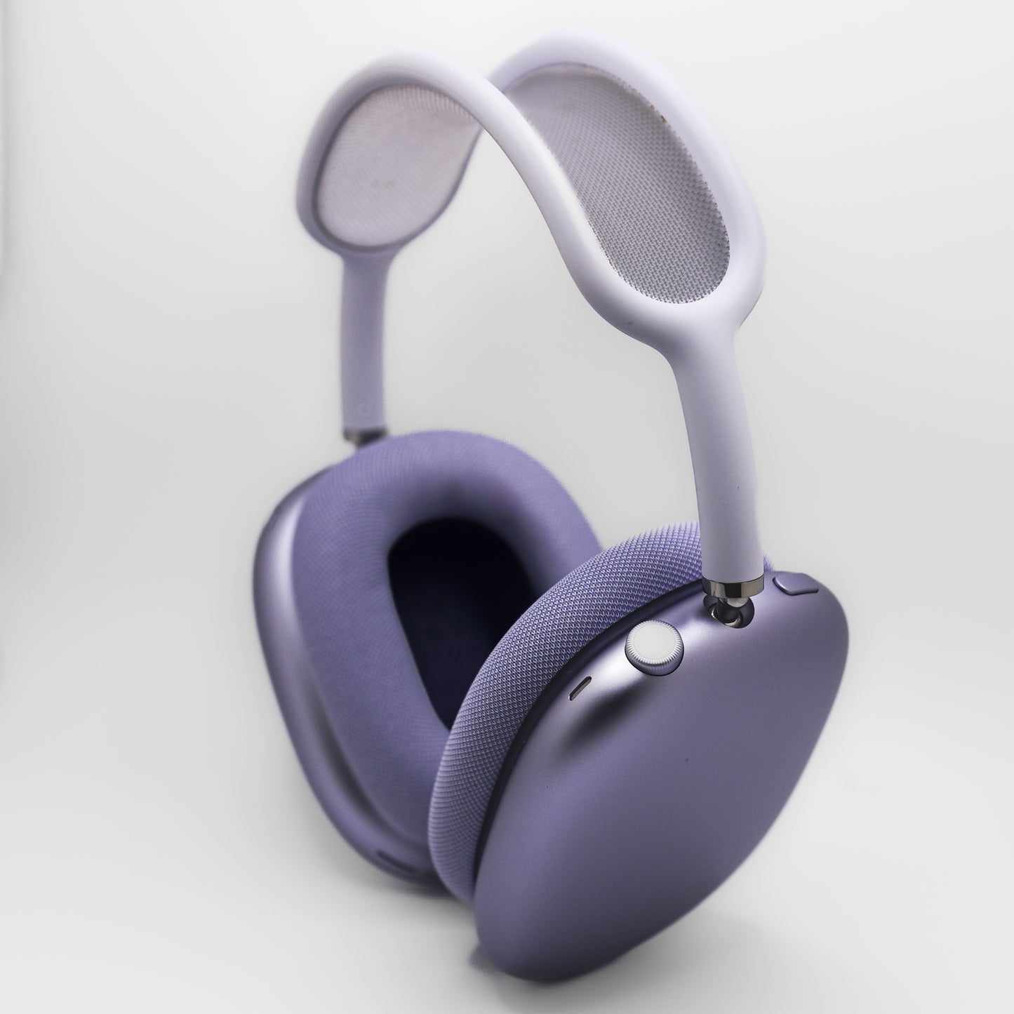 Apple AirPods Max in Purple