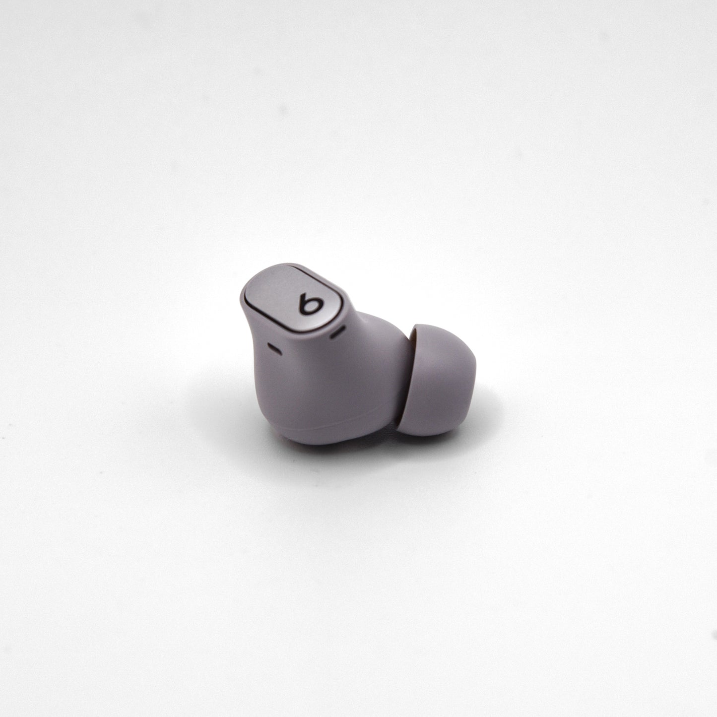 Right Beats Studio Buds+ in Cosmic Silver