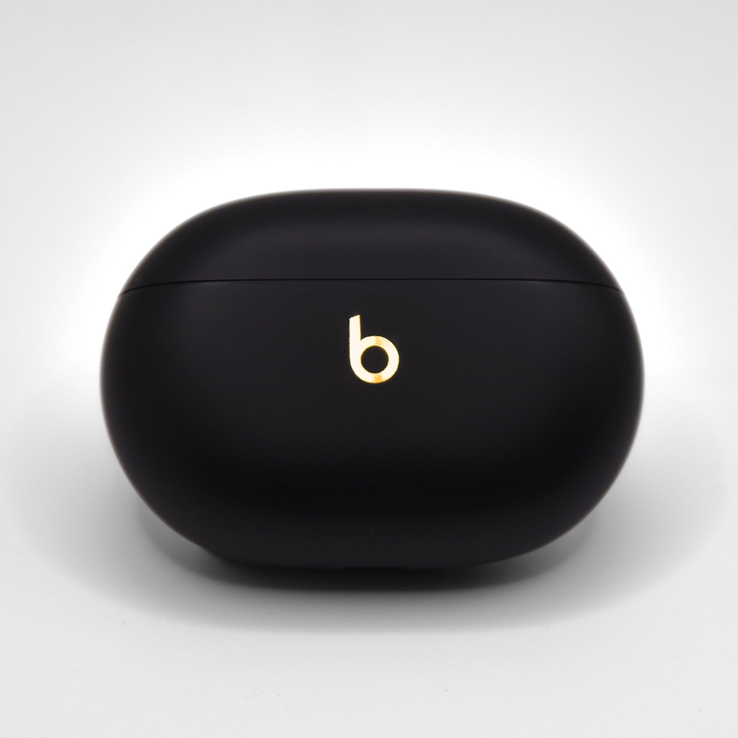 Beats Studio Buds+ Case in Black and Gold