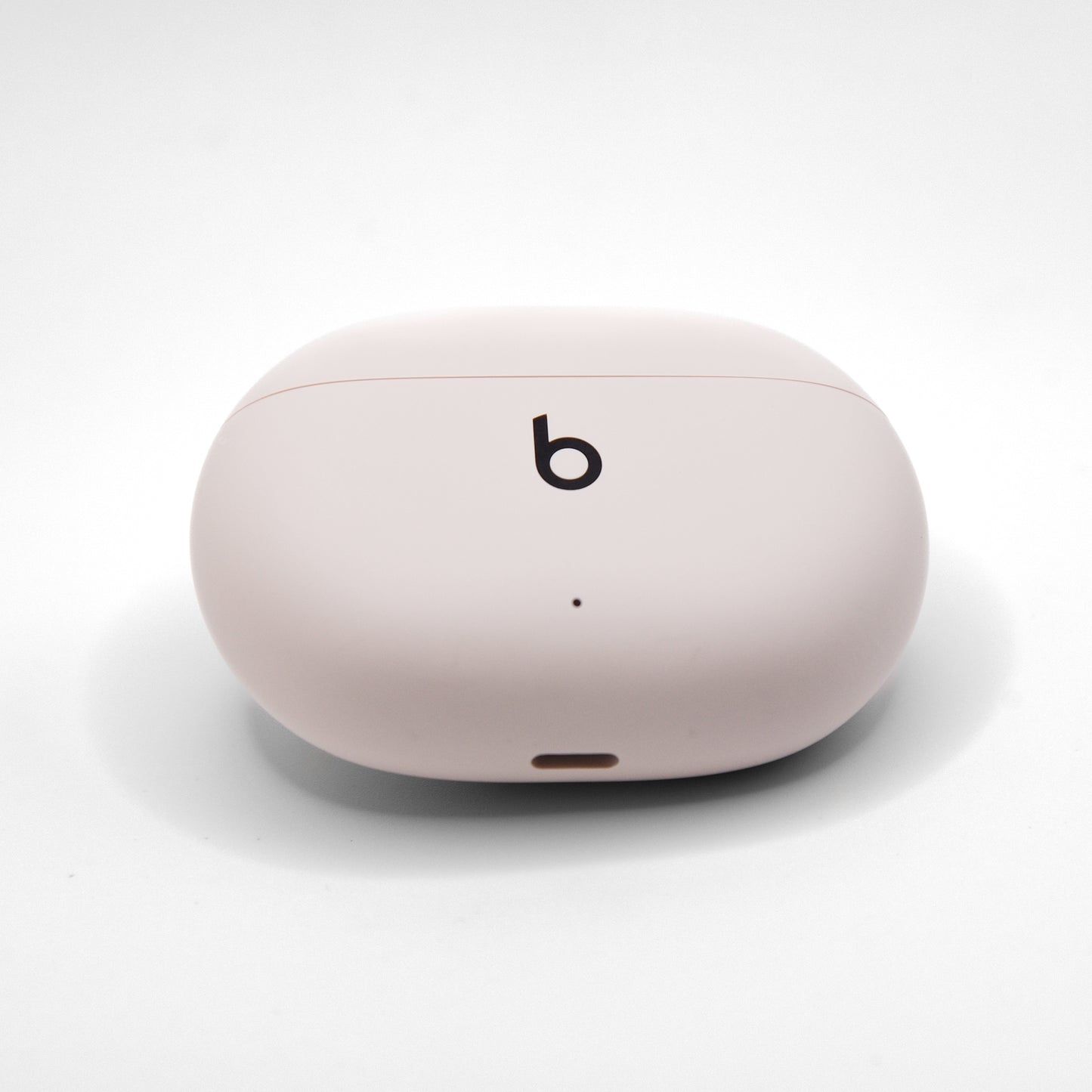 Beats Studio Buds+ Case in Ivory charging port