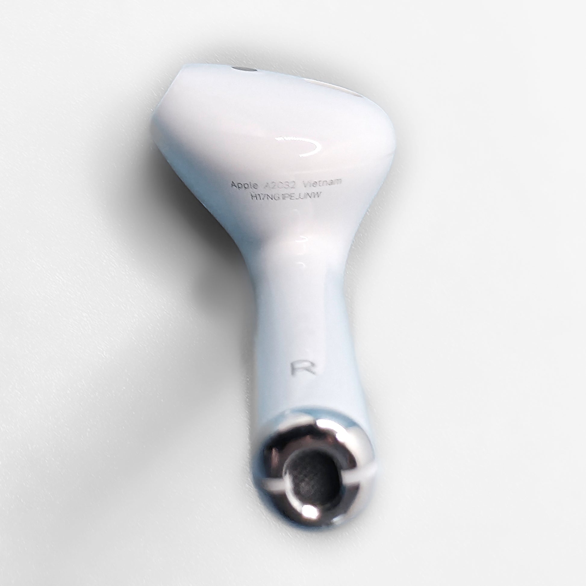 Apple AirPod 2nd Generation Right AirPod Photo of model number A2032