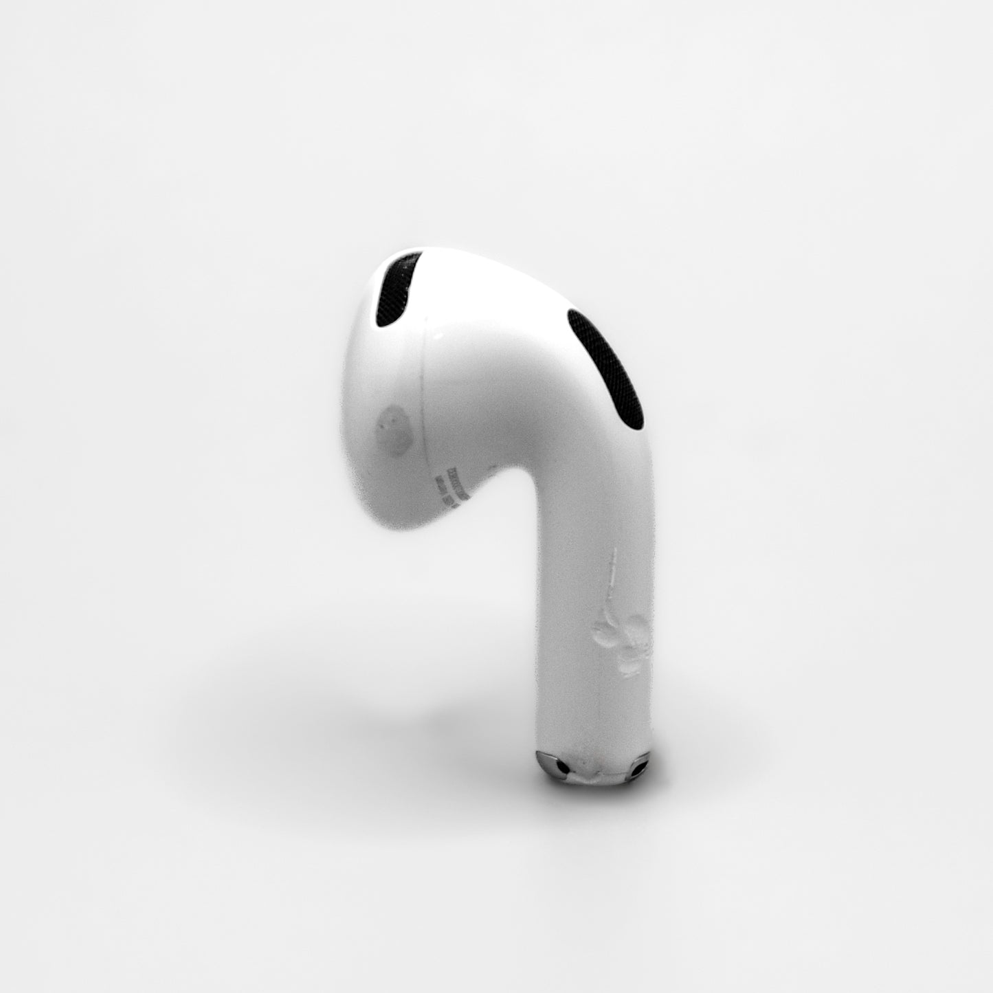 Apple AirPods 4 Right AirPod Well Loved Side