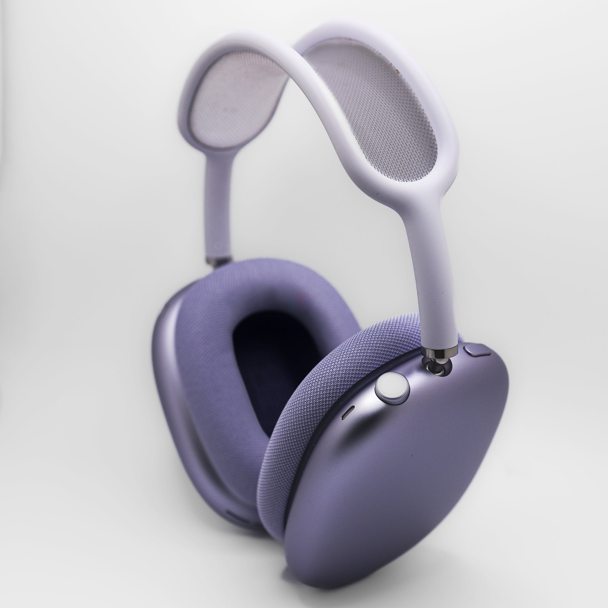 Apple AirPods Max in Purple