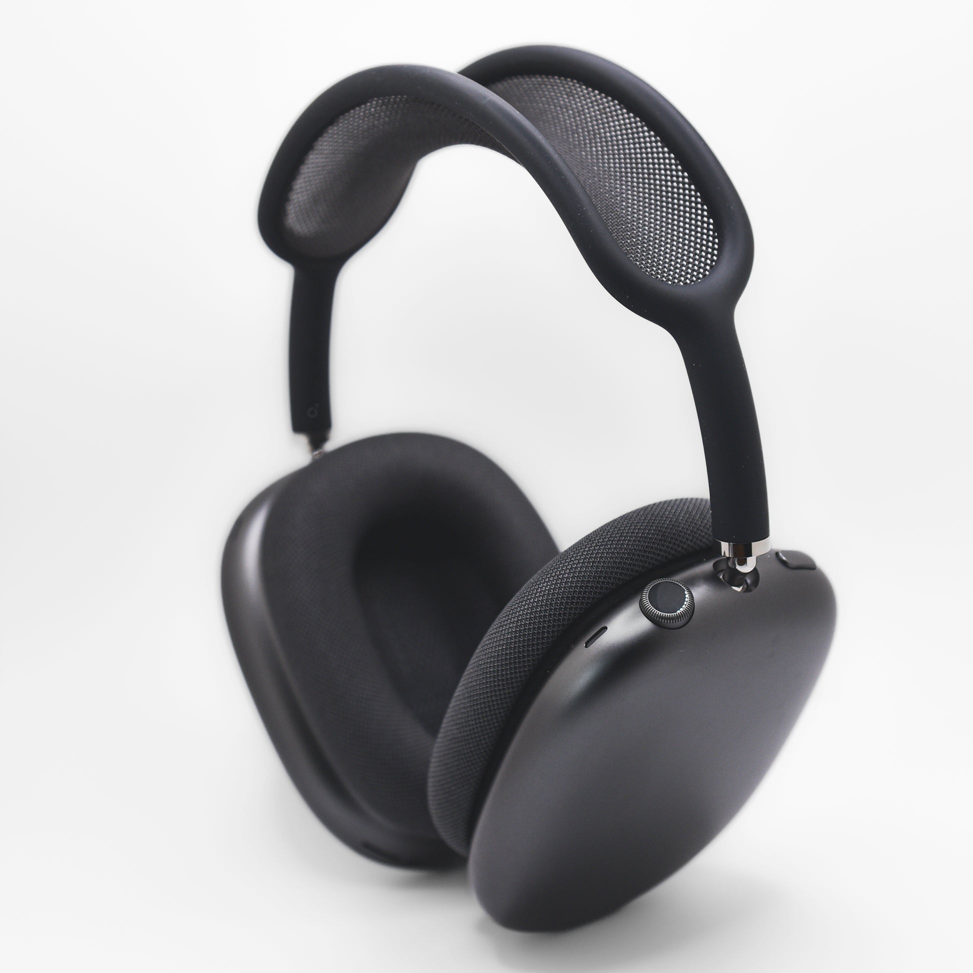 Apple AirPods Max in Space Gray