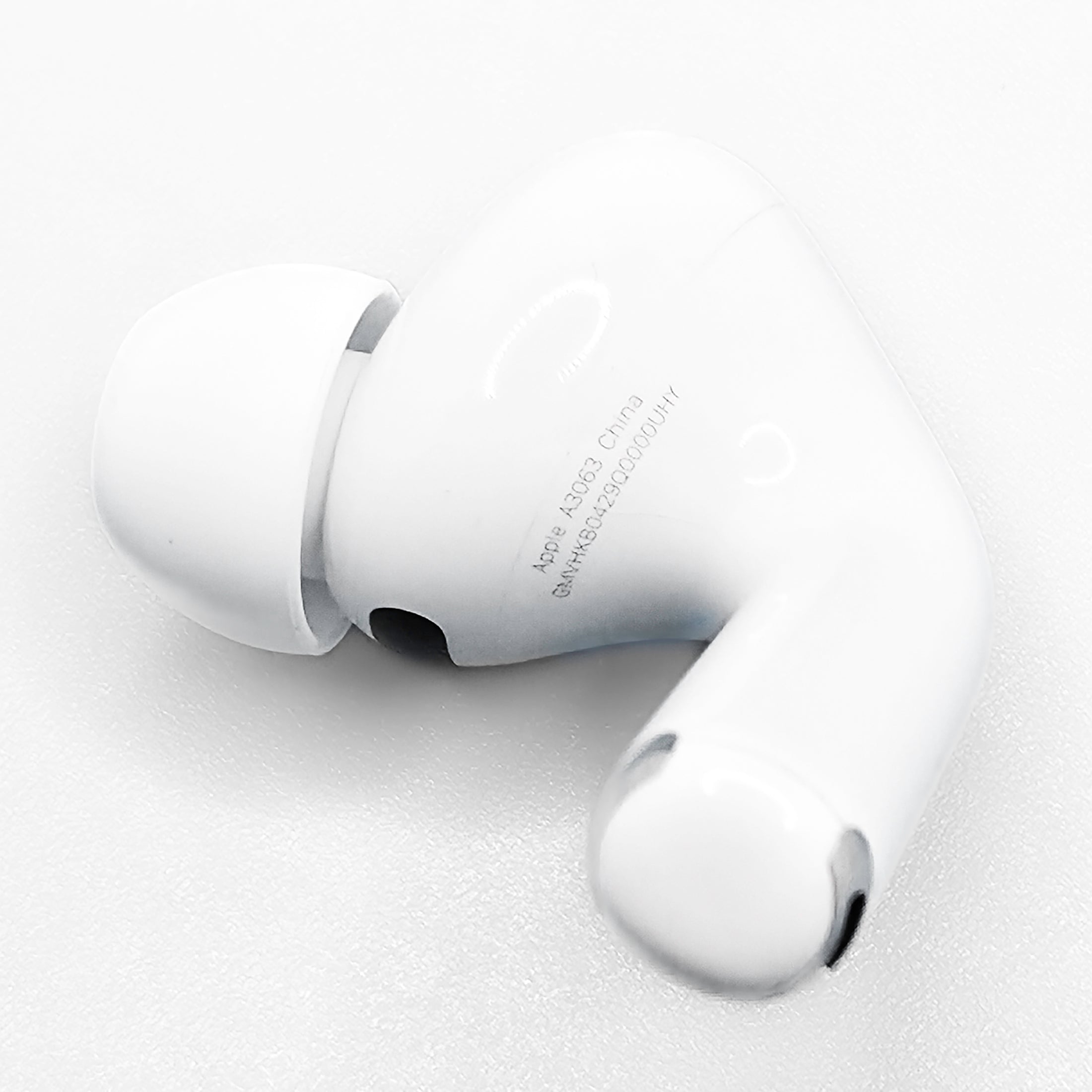 ①良品 AirPods Pro MLWK3J/A  2022/11/18 Amazon.com: Apple AirPods Pro (1st Generation) with MagSafe