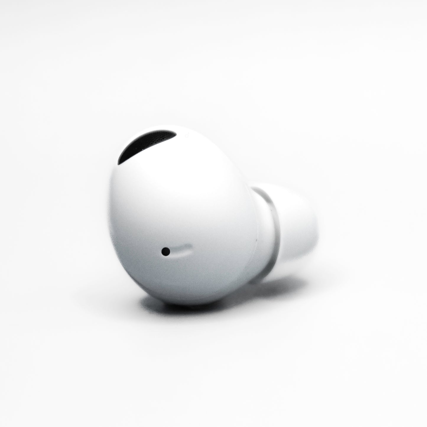 Samsung Galaxy Buds2 Pro Right in White view of the back