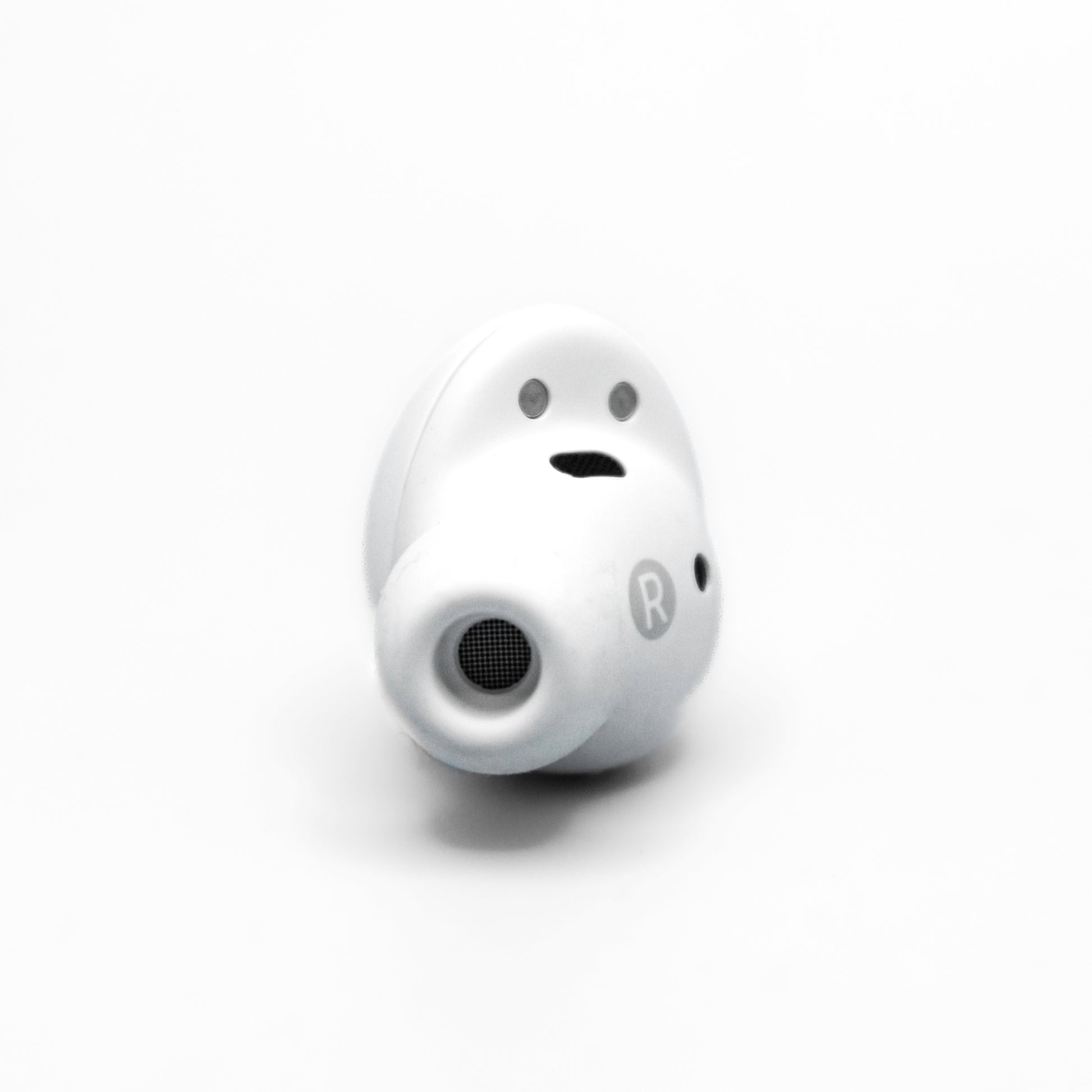 Samsung Galaxy Buds2 Pro Right in White view of the speaker