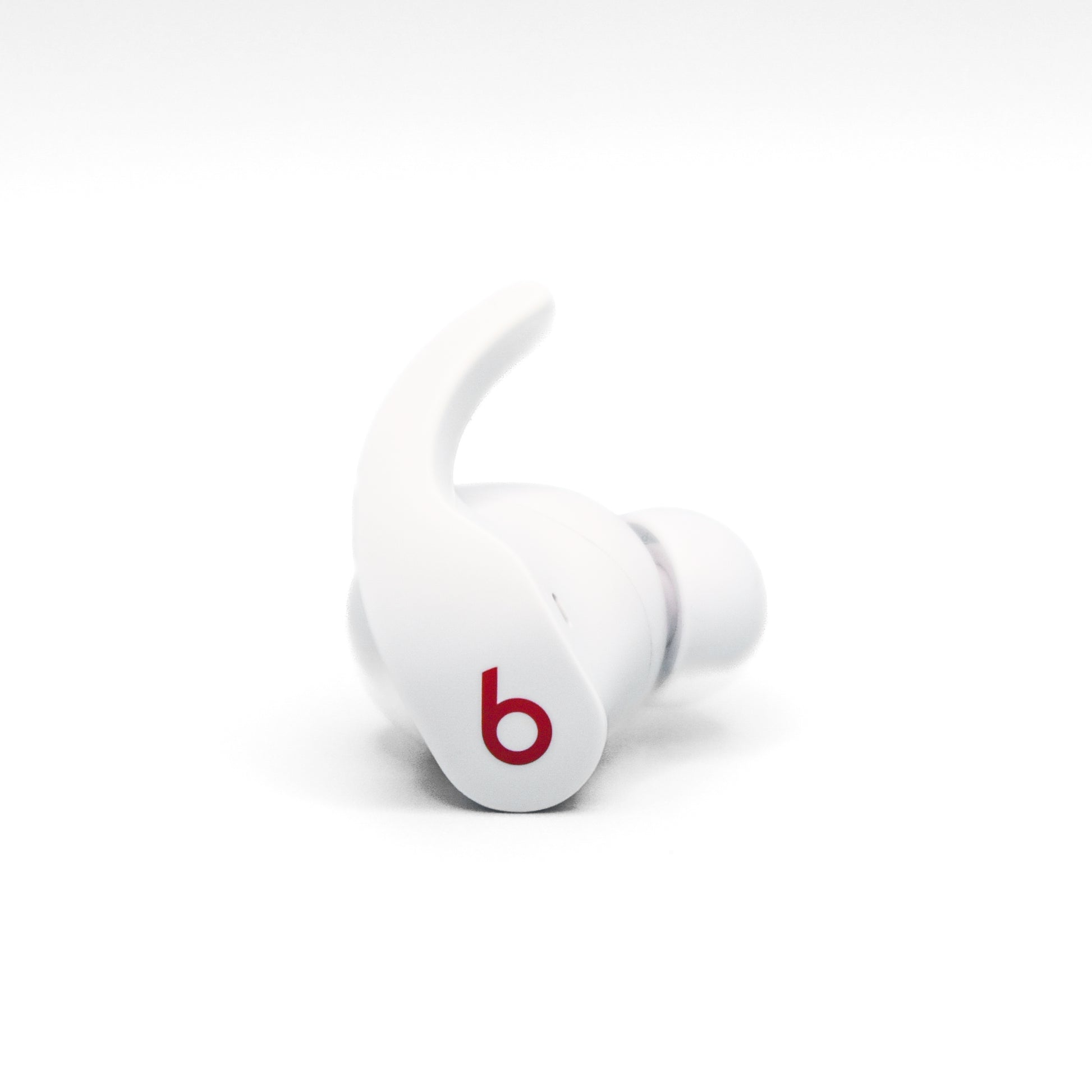Right Beats Fit Pro in White