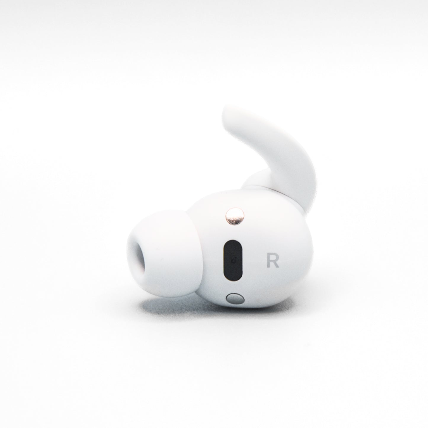 Right Beats Fit Pro in White view from the front