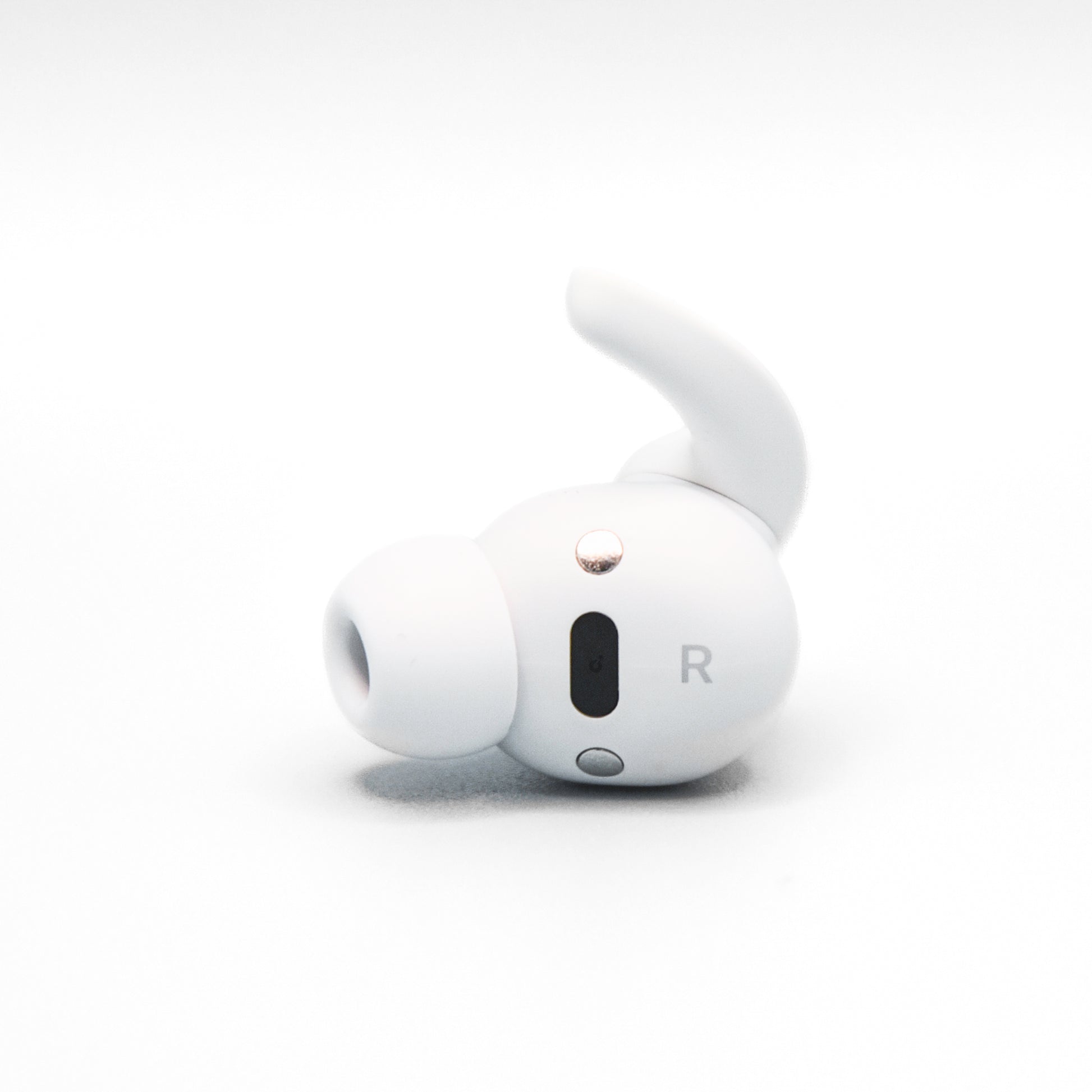 Right Beats Fit Pro in White view from the front