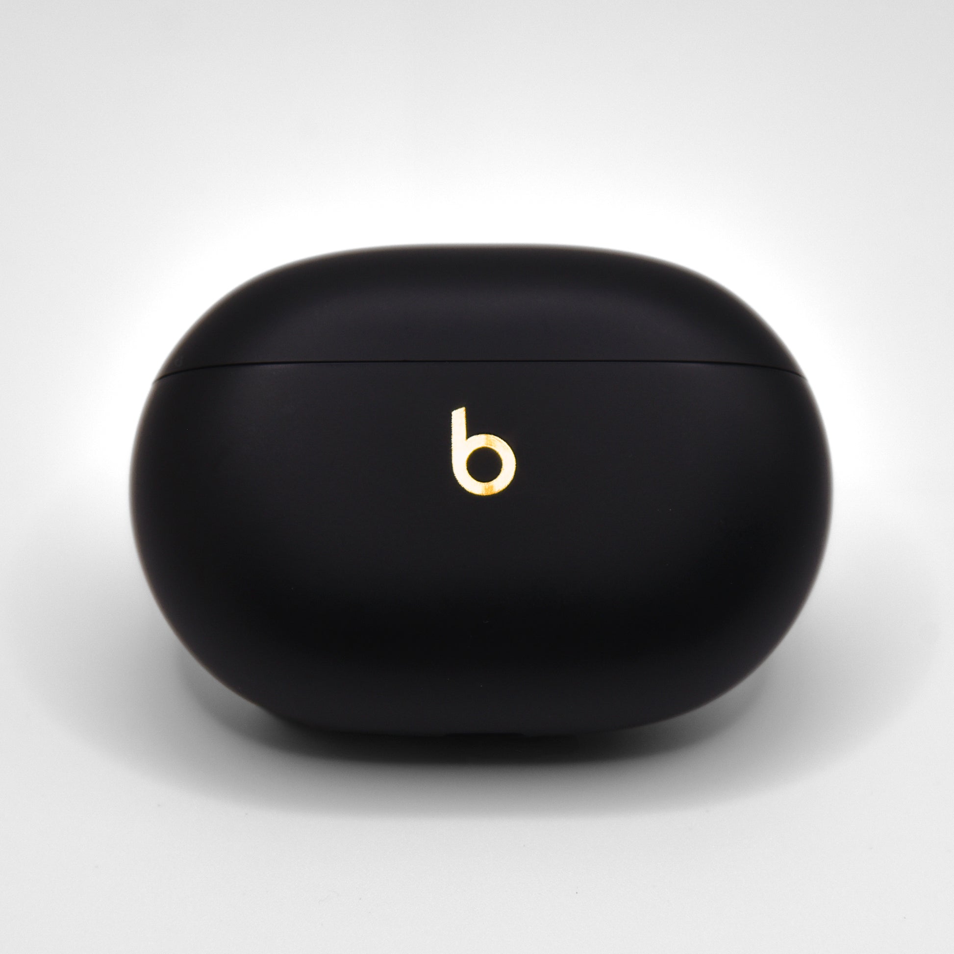 Beats Studio Buds+ Case in Black and Gold