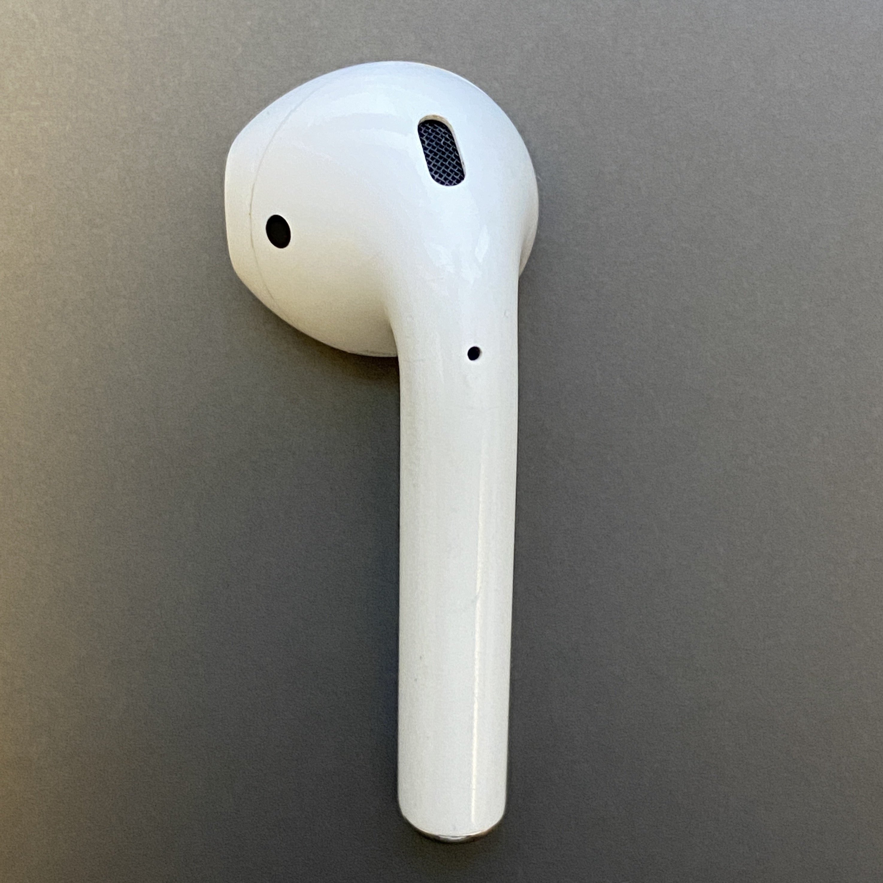 Apple on sale Second Generation Single Airpod (Left)