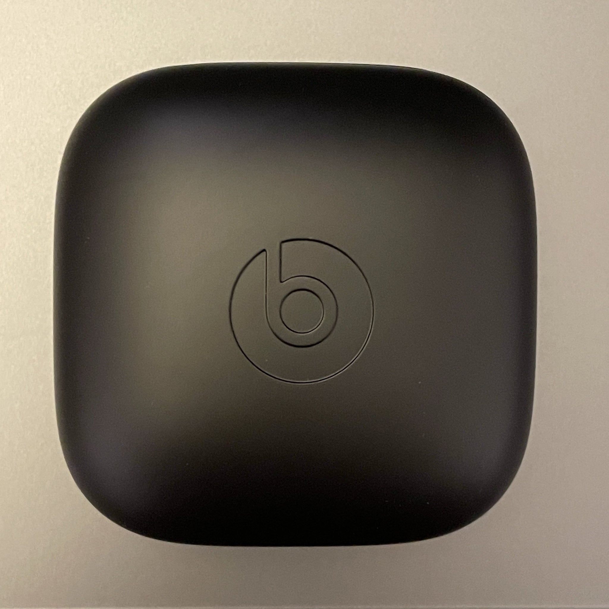 Apple Beats by Dre Powerbeats Pro Charging Case Replacement Beats Genuine 195925050992 Apple Beats by Dre Powerbeats Pro Charging Case Replacement Beats Genuine 195925050992
